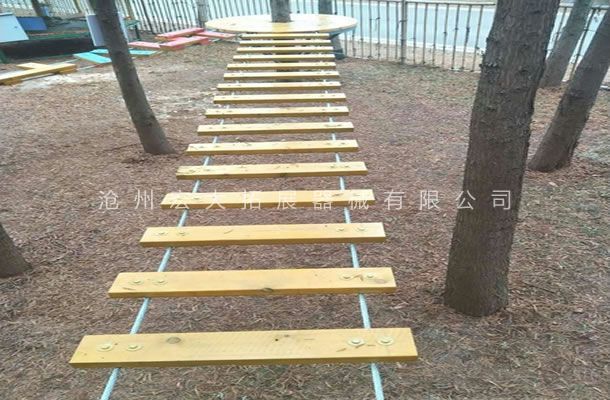 叢林探險(xiǎn)設(shè)備