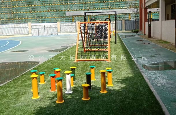 兒童戶外樂(lè)園設(shè)施
