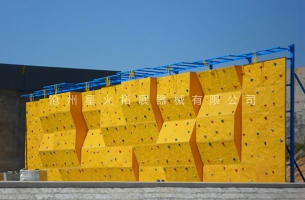 獨(dú)立攀巖墻