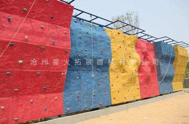 獨(dú)立攀巖墻
