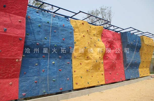 獨(dú)立攀巖墻