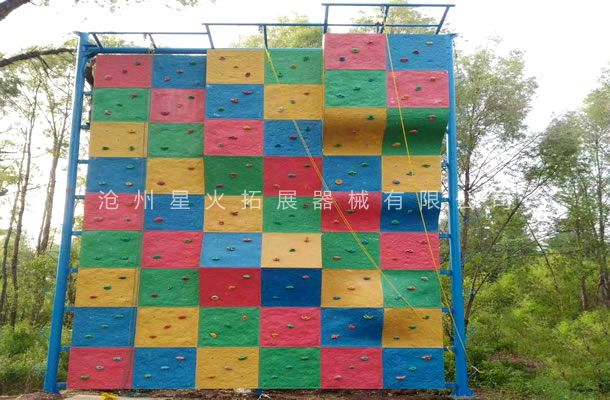 室外攀巖墻，拓展攀巖墻