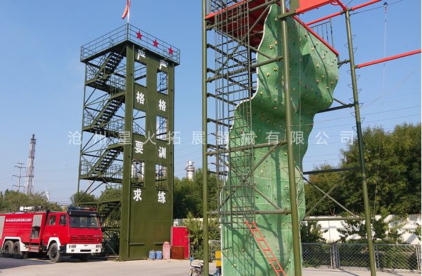 附高空拓展架攀巖墻