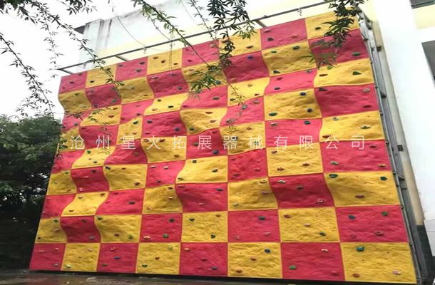 附墻體攀巖墻