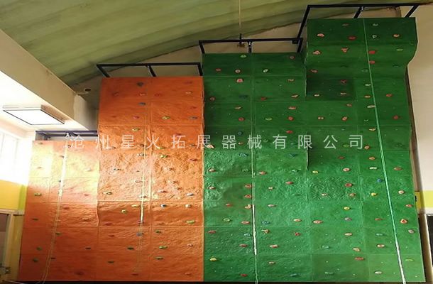 附墻體攀巖墻