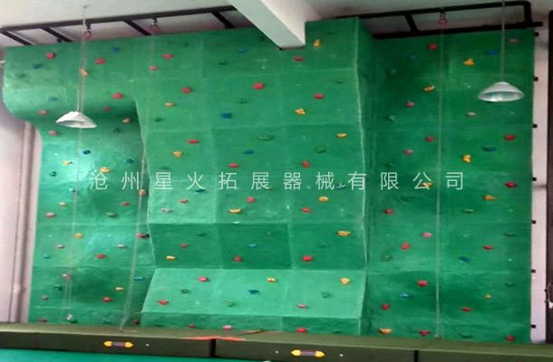 附墻體攀巖墻