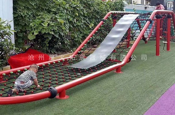 兒童戶外樂園設(shè)施