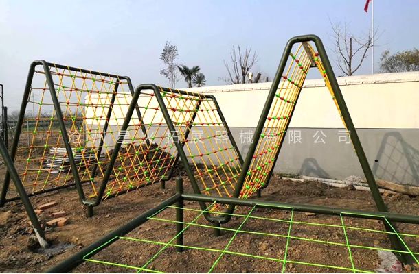 青少年拓展訓(xùn)練器材