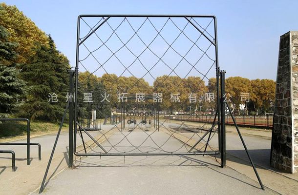 青少年拓展訓(xùn)練器材