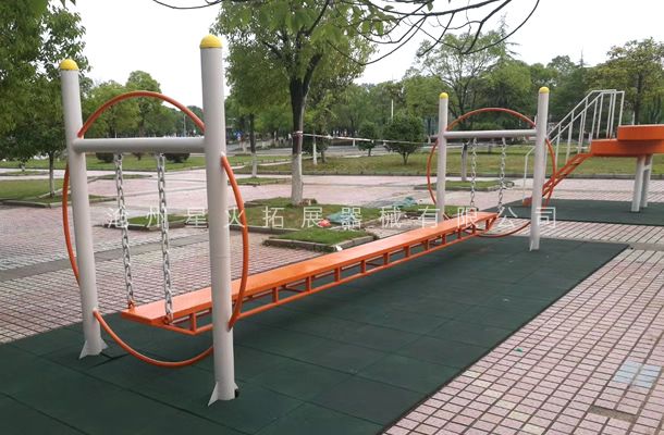 青少年拓展訓(xùn)練器材