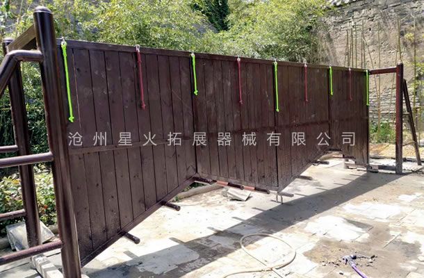 水上拓展設(shè)施