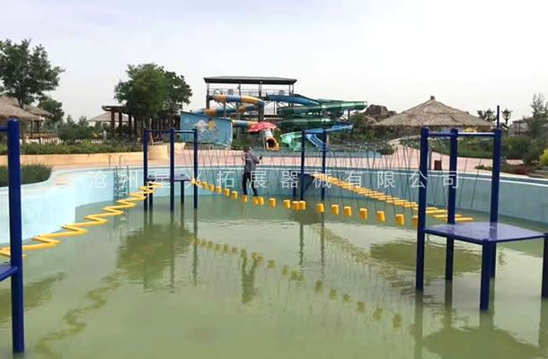 水上吊樁橋-水上拓展設(shè)施-水上拓展器械