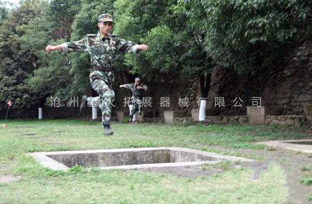 部隊400米障礙器材