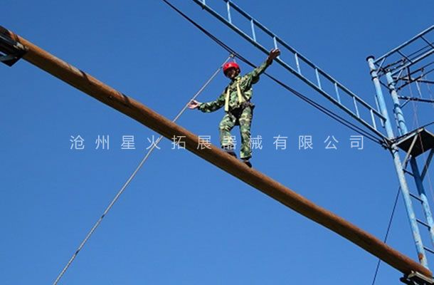 高空拓展器材，高空拓展訓(xùn)練架