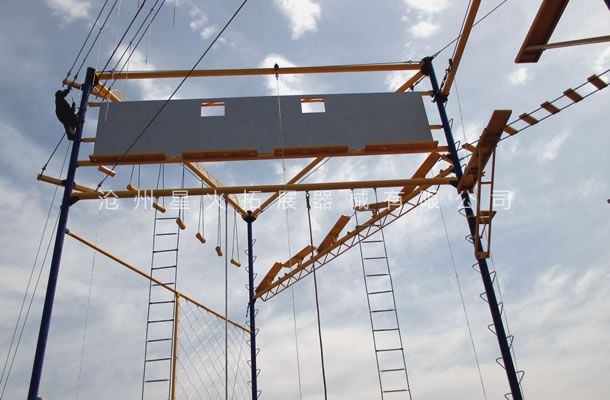 高空拓展器材，高空拓展訓(xùn)練架