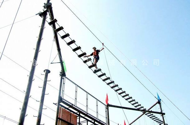 拓展高空架，高空拓展設(shè)備 