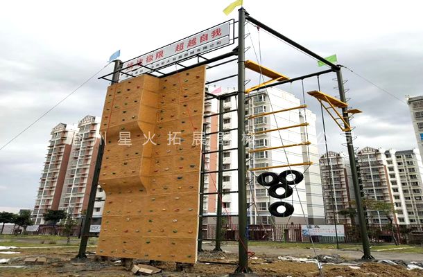 廣西省白色市瀚翔教育拓展訓(xùn)練基地，高空四面體安裝完工