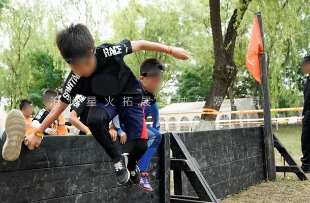 三階穿越-障礙賽訓(xùn)練器材-青少年勇士賽訓(xùn)練設(shè)備