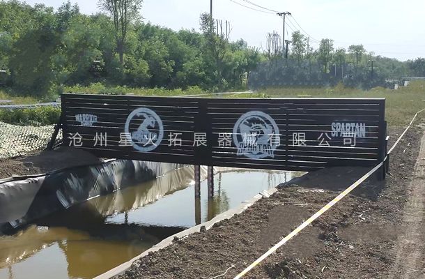 戶外極限挑戰(zhàn)項目設(shè)備