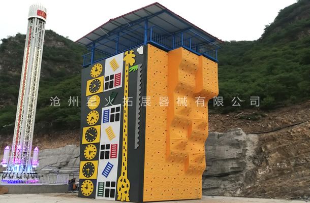 河北省野三坡景區(qū)劉家河水上樂(lè)園趣味攀巖墻安裝完成