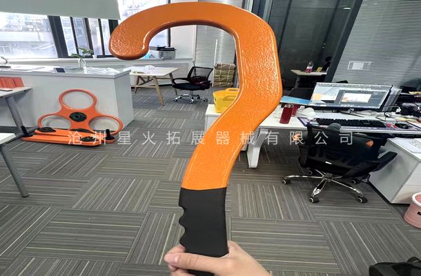 懸掛手杖鉤-美式忍者賽道設(shè)備-忍者戰(zhàn)士訓(xùn)練設(shè)備-闖關(guān)配件